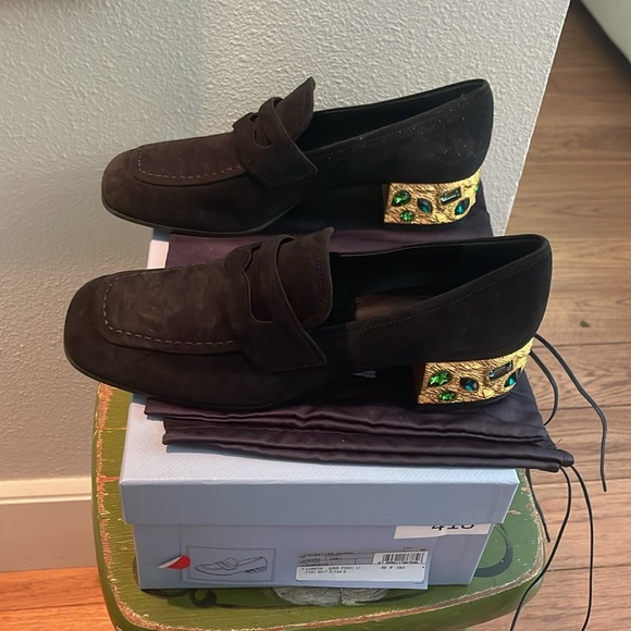 PRADA BLACK SUEDE UNIQUE EMERALD GREEN JEWELED HEEL LOAFERS EU 39 brand new - Picture 6 of 7